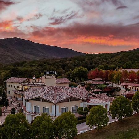 San Raffaele Hotel Restaurant & Resort Castelluccio Superiore Exterior foto